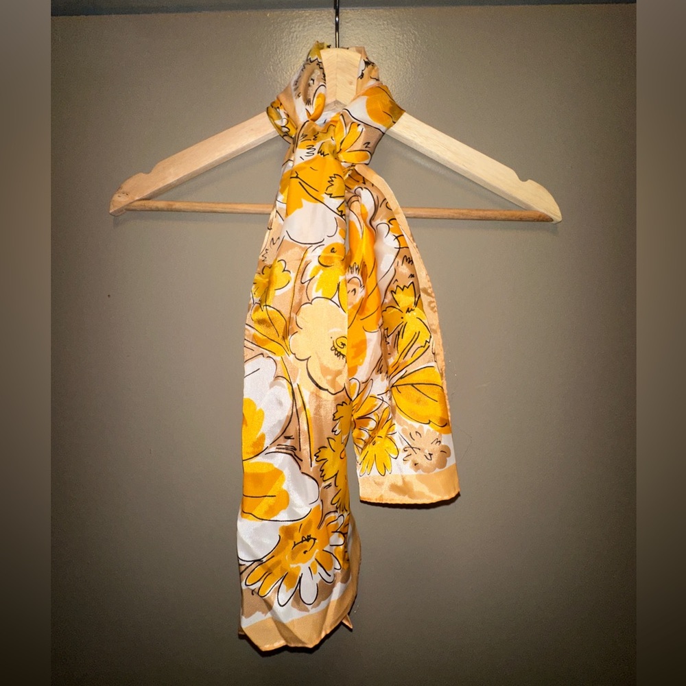 Hentex floral made in Japan scarf